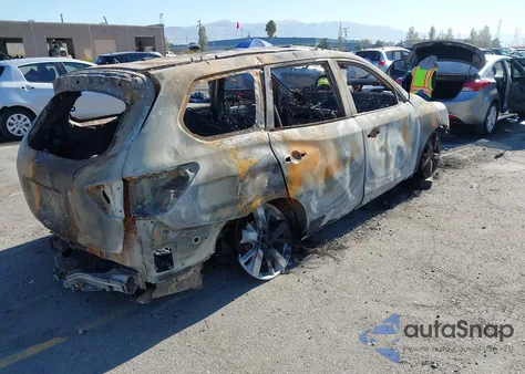 2014 Nissan Pathfinder Platinum из США, поврежденный, VIN 5N1AR2MN4EC679056